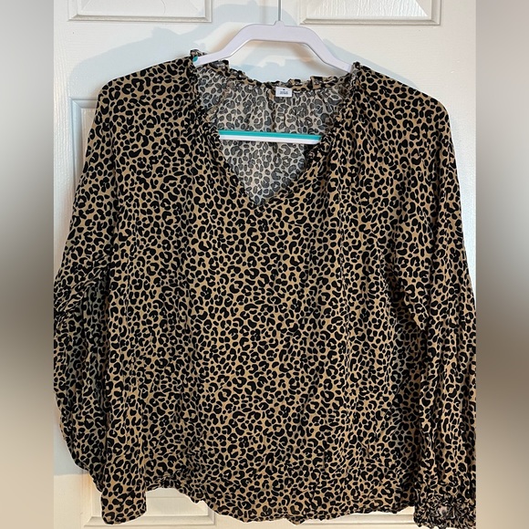 Old navy cheetah print blouse. Like new. Size M. Long sleeve. Lightweight. - Picture 1 of 3